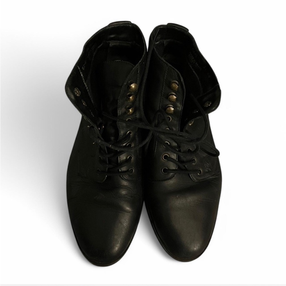 VTG Trotters Oakland Black leather ankle boots with a grunge vibe Size 6W